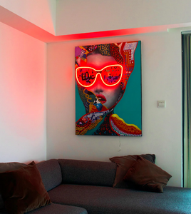 Neon Wall Painting - Chic Woman
