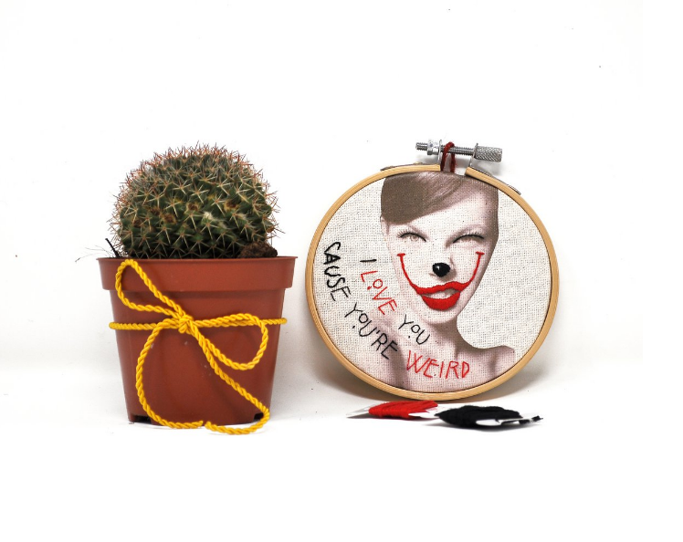Wall Circles Embroidery Hoops 10cm - Mouth Themed