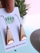 Dana - vinyl Triangles in warm pink green and copper