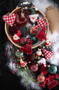 Box of 4 Tartan Baubles
